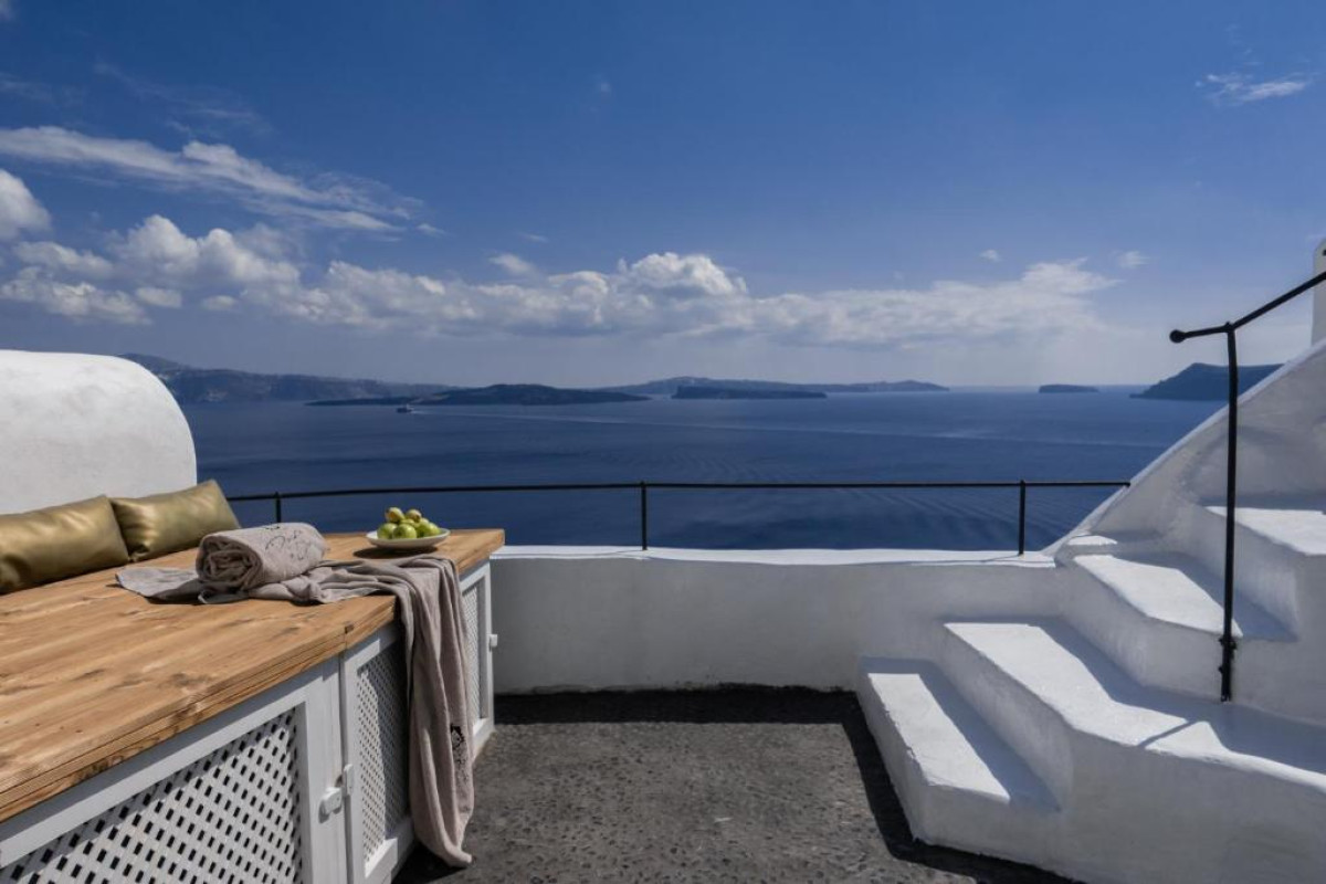 Ducato di Oia Santorini