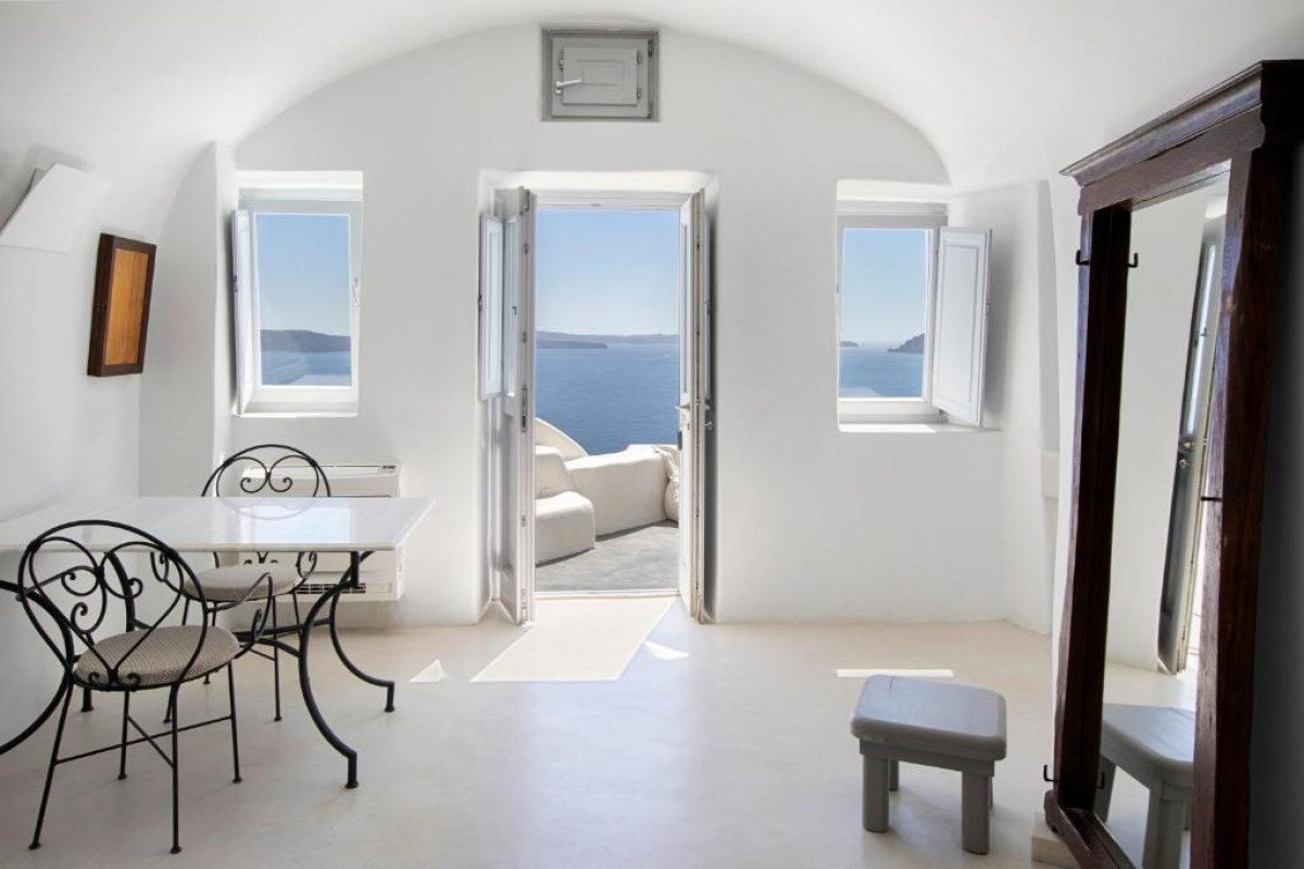 Ducato di Oia Santorini
