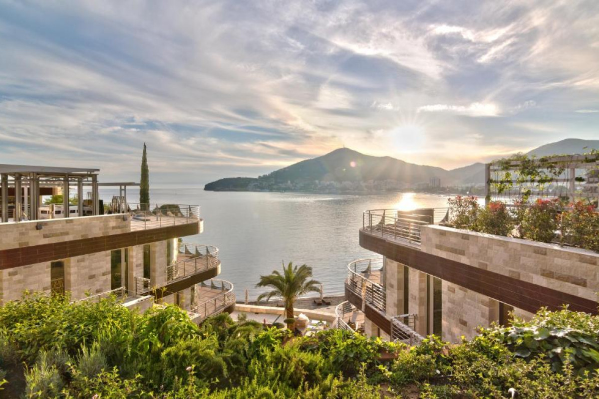 Dukley Hotel & Resort
