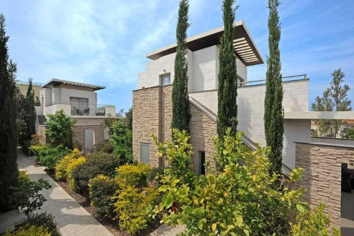 E HOTEL SPA  RESORT CYPRUS