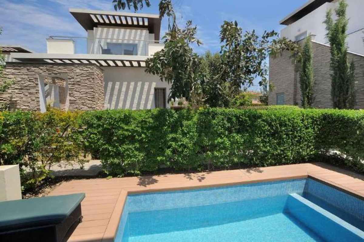E HOTEL SPA  RESORT CYPRUS
