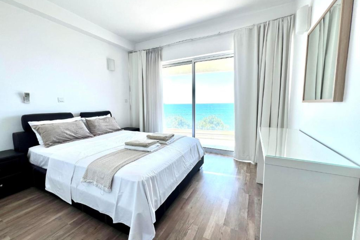 Eden Beach Apartments