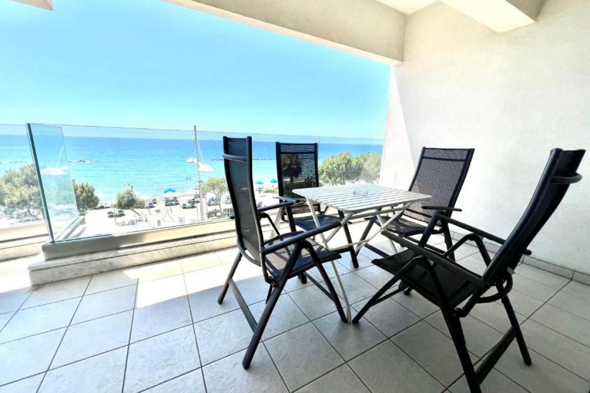 Eden Beach Apartments