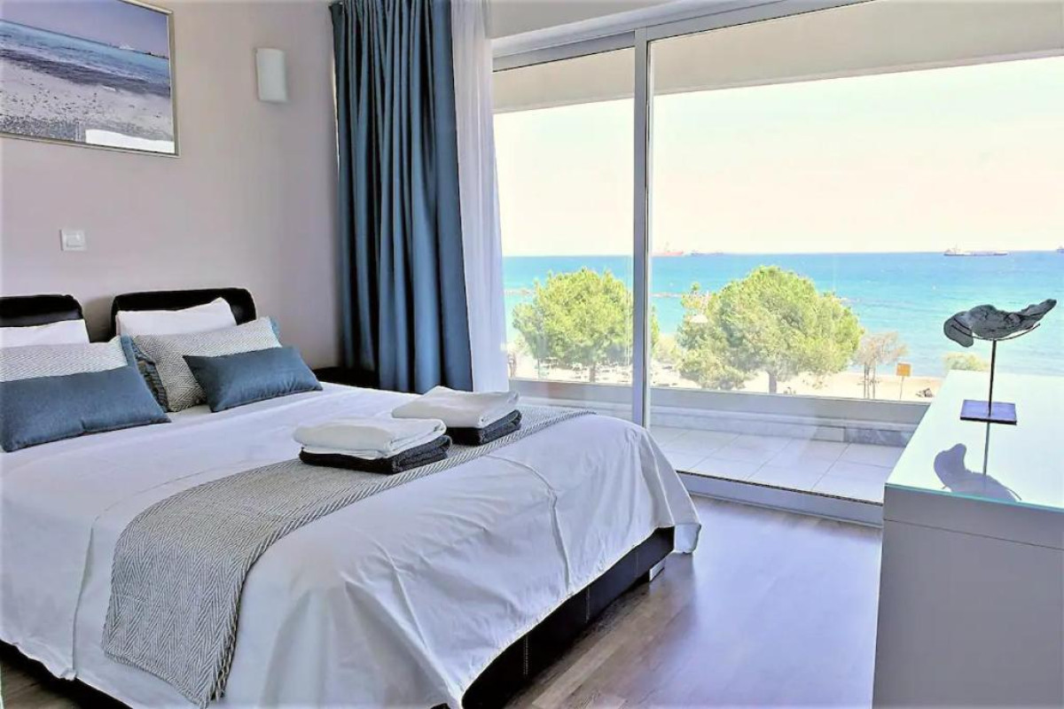 Eden Beach Apartments