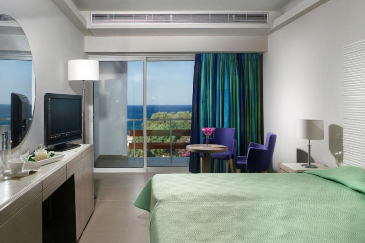 Eden Roc Resort & Bugalows