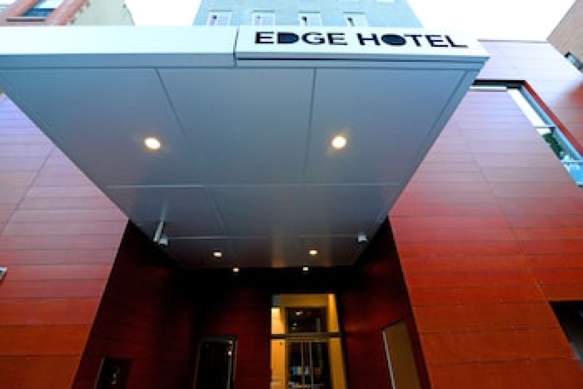 EDGE HOTEL