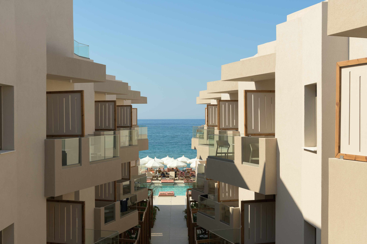 Ekavi Hotel