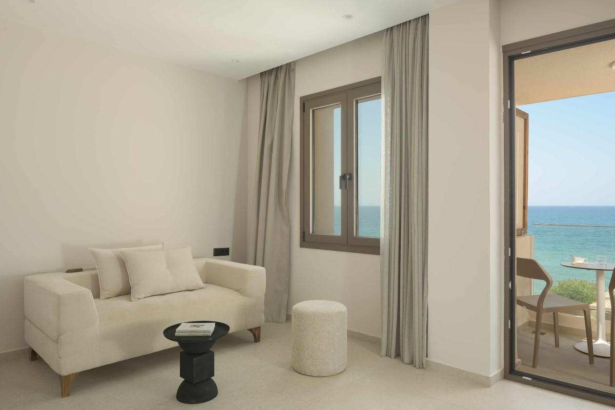 Ekavi Hotel
