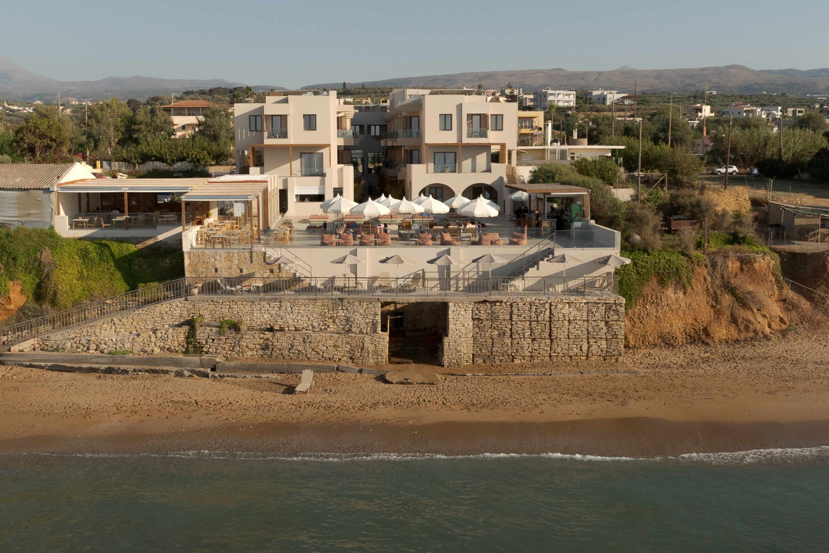 Ekavi Hotel