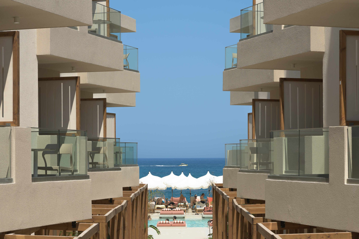 Ekavi Hotel