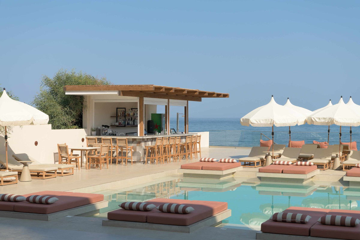 Ekavi Hotel