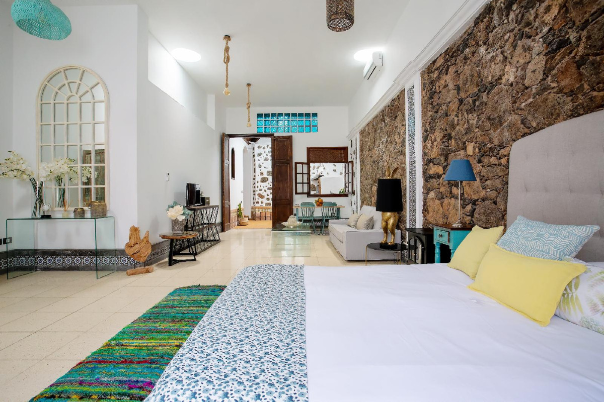 El Charco Suites