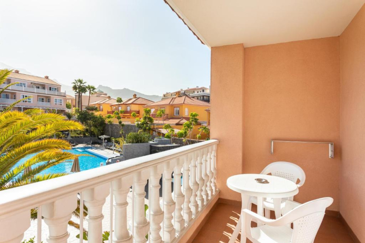 El Duque Hotel