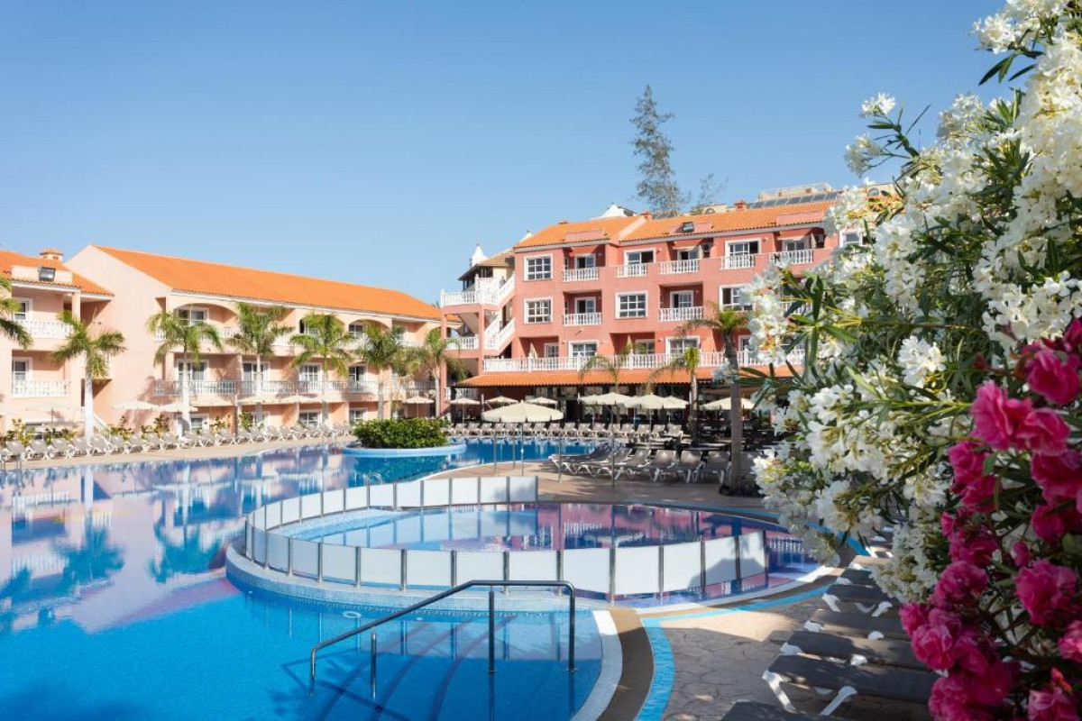 El Duque Hotel