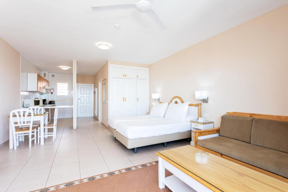 El Duque Hotel