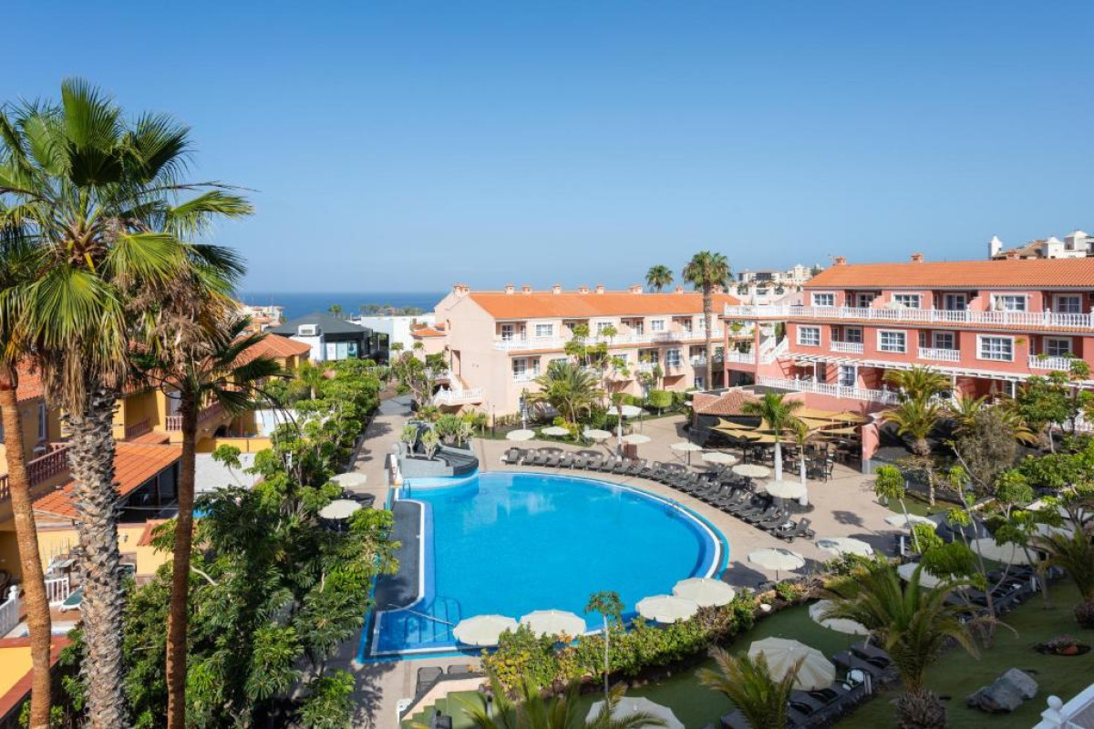 El Duque Hotel