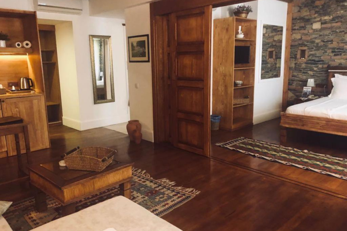 EL VINO HOTEL&SUITES