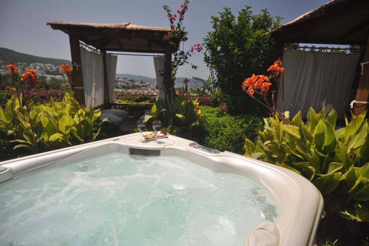 EL VINO HOTEL&SUITES