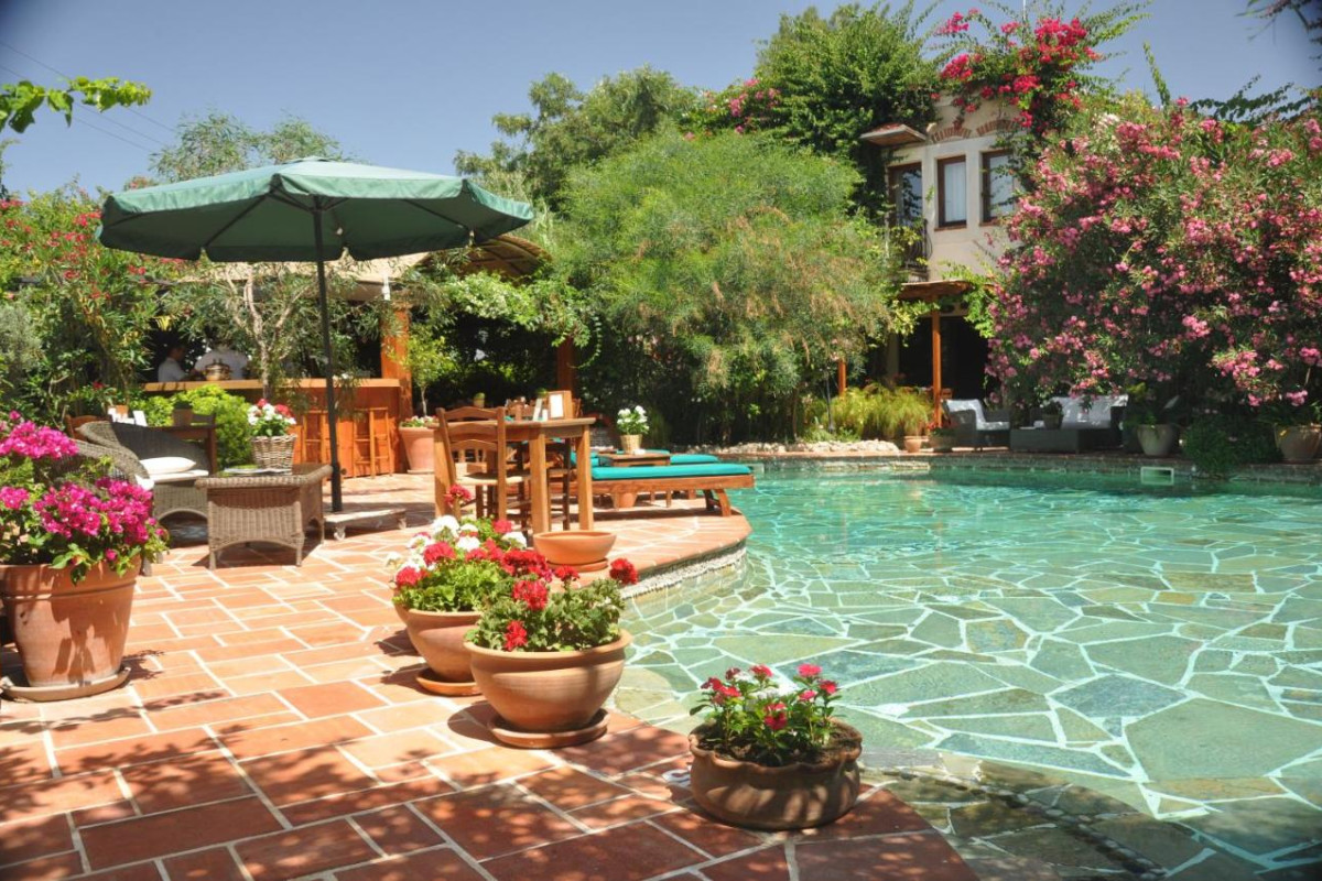 EL VINO HOTEL&SUITES