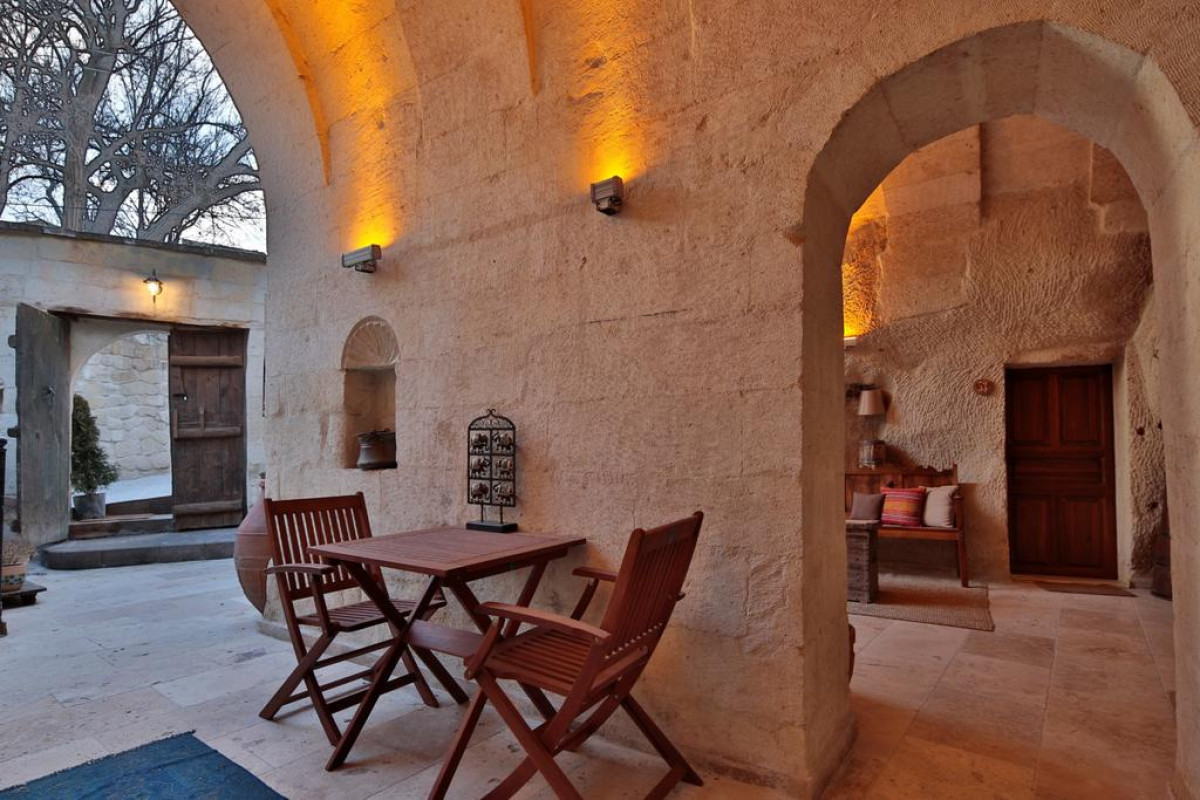 ELAA CAVE HOTEL