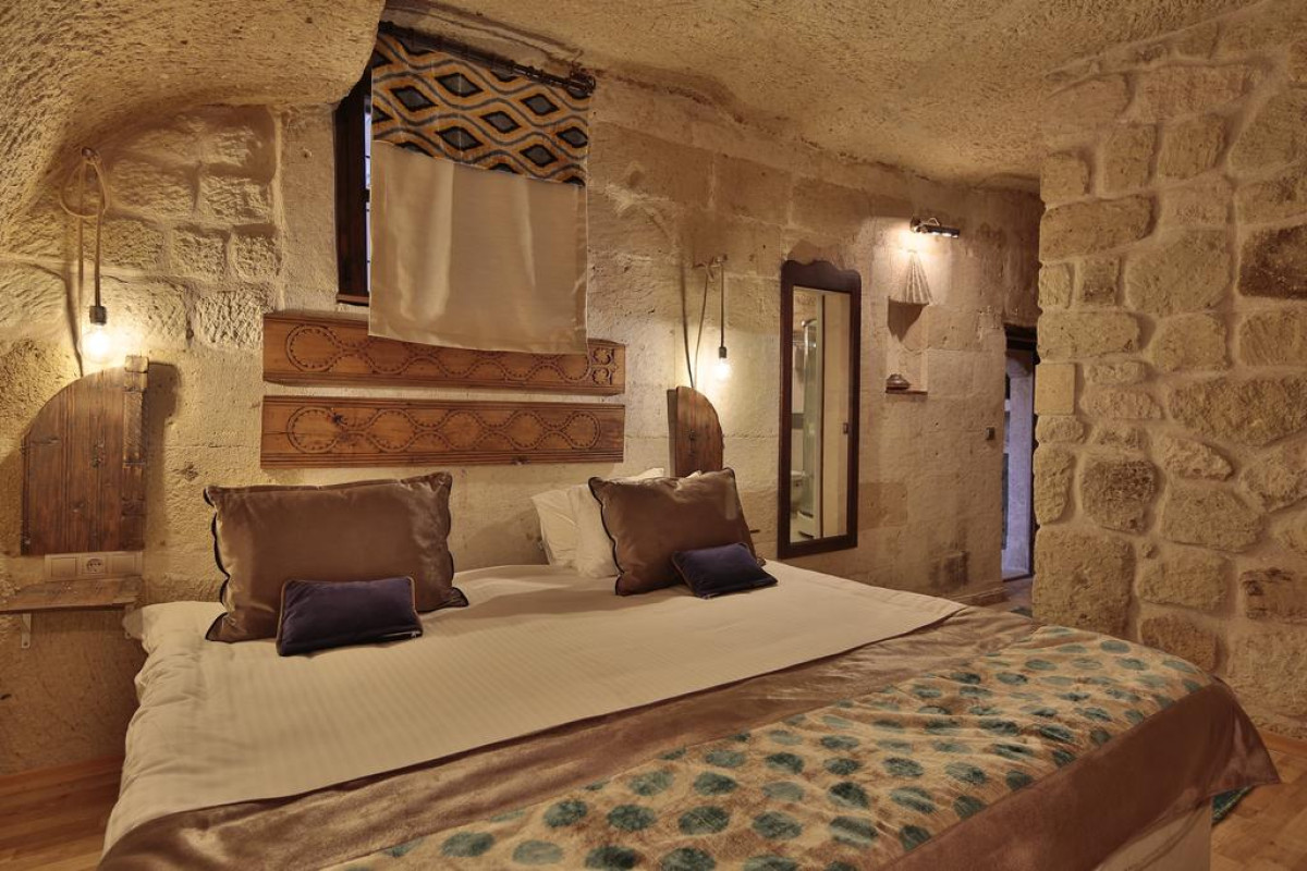 ELAA CAVE HOTEL