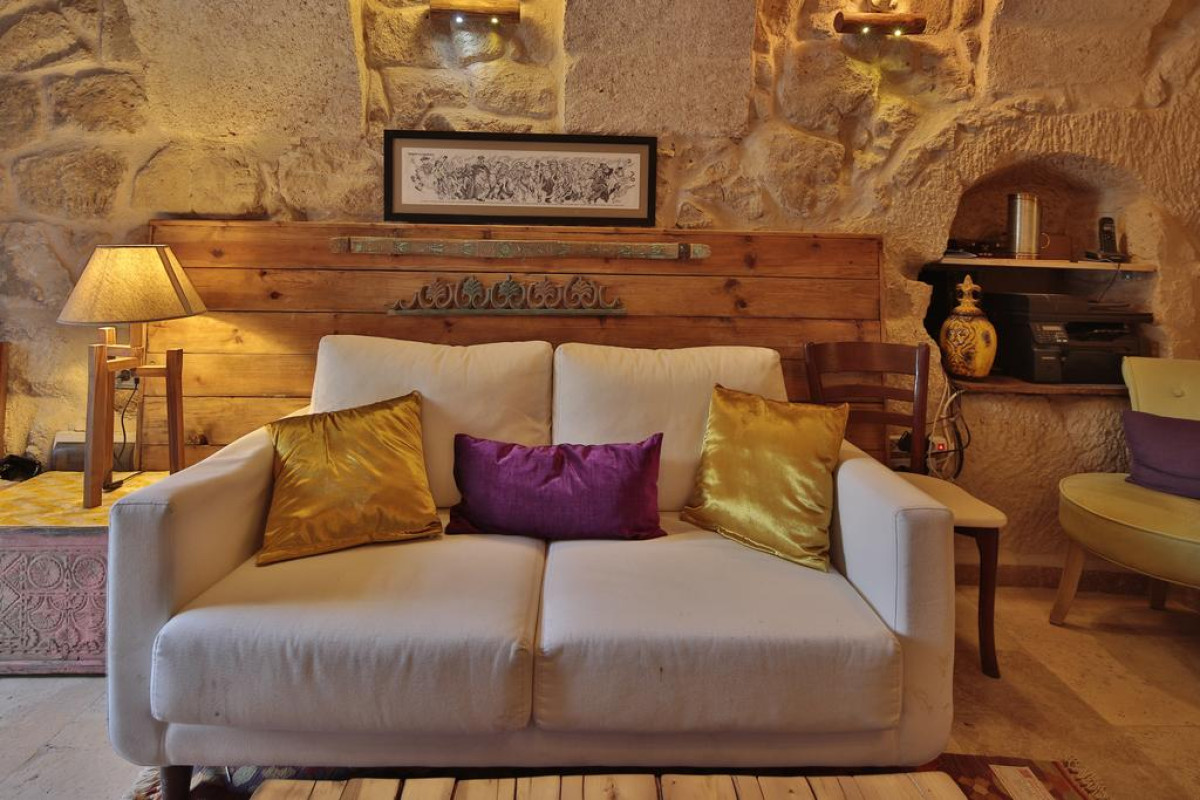 ELAA CAVE HOTEL