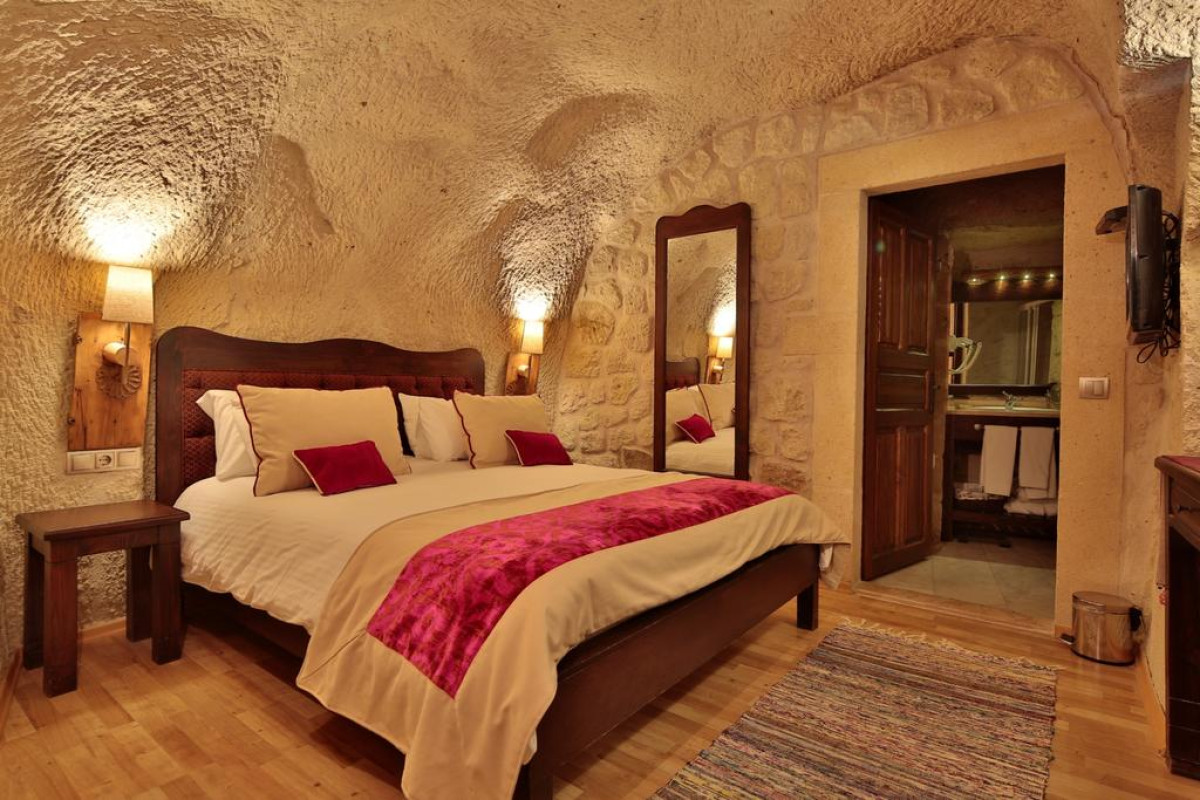 ELAA CAVE HOTEL