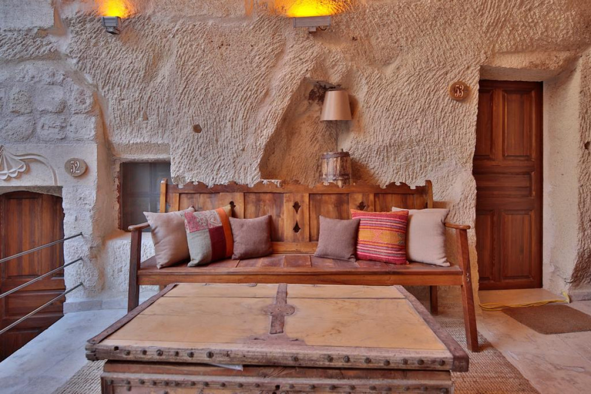 ELAA CAVE HOTEL