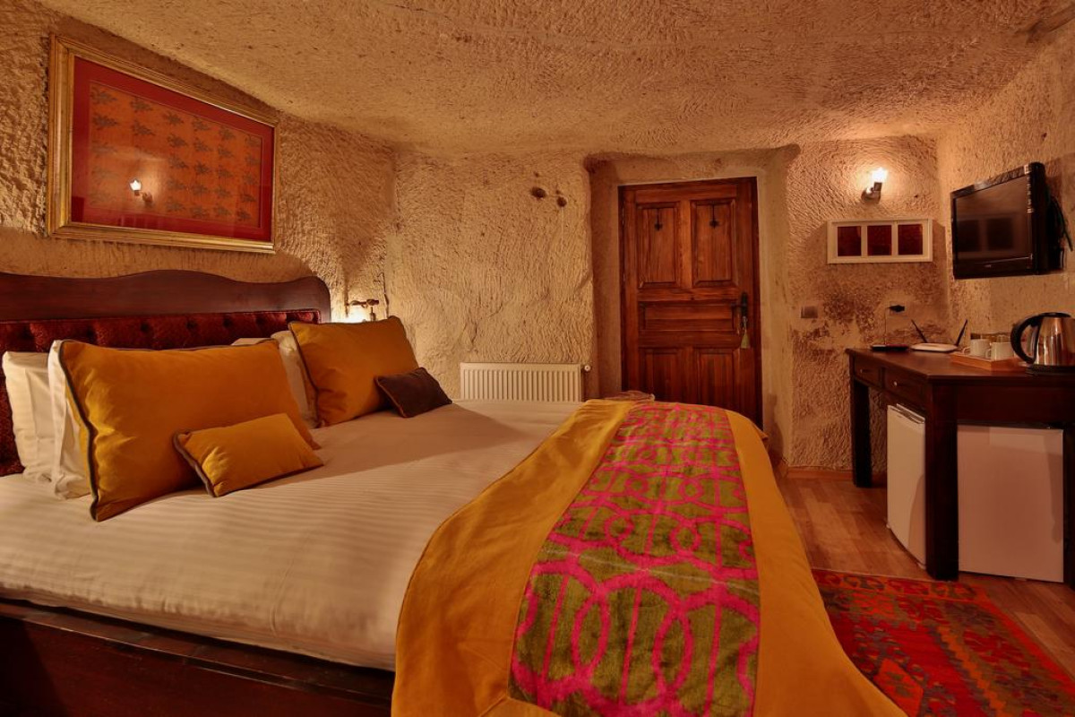 ELAA CAVE HOTEL