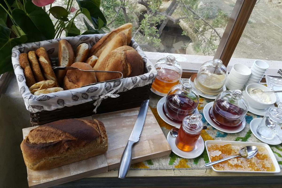 ELAA CAVE HOTEL