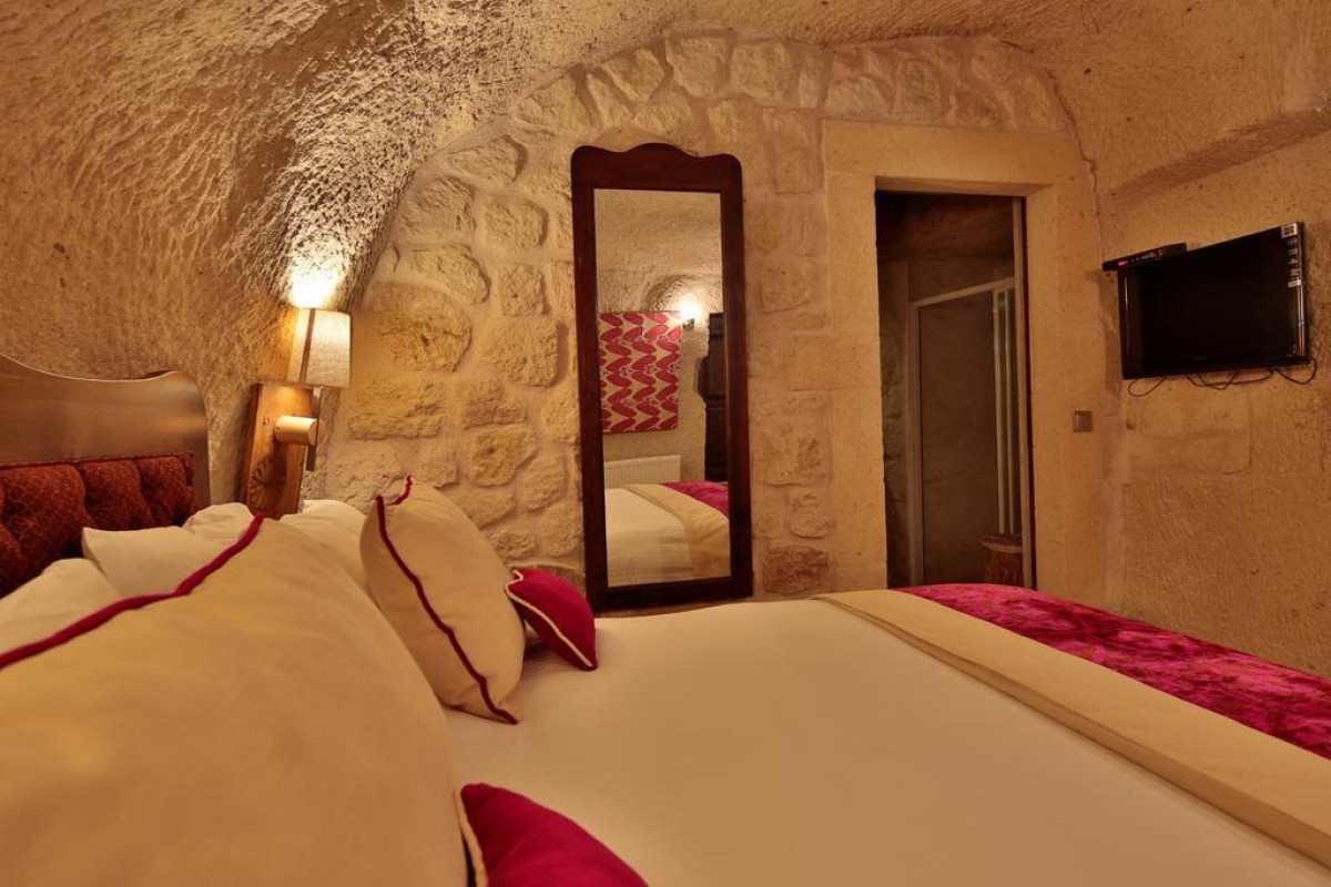 ELAA CAVE HOTEL