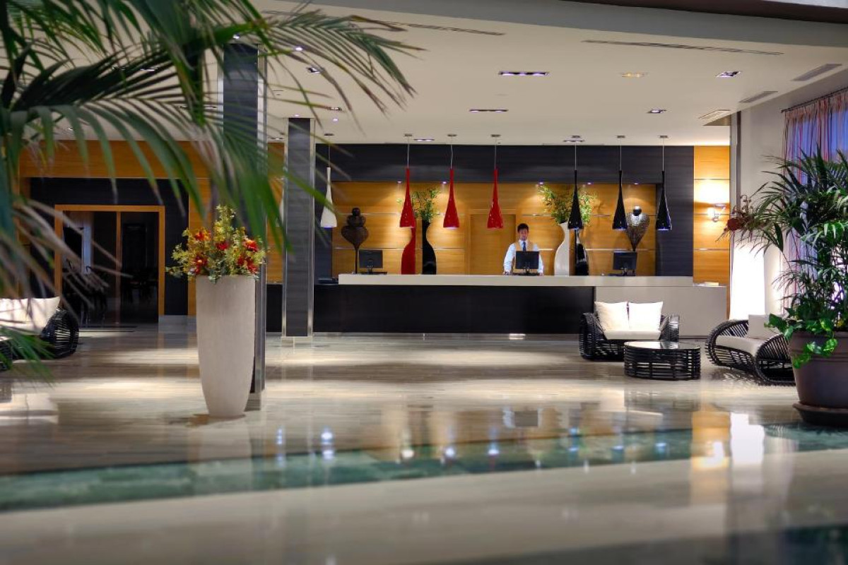Elba Carlota Beach & Golf Resort