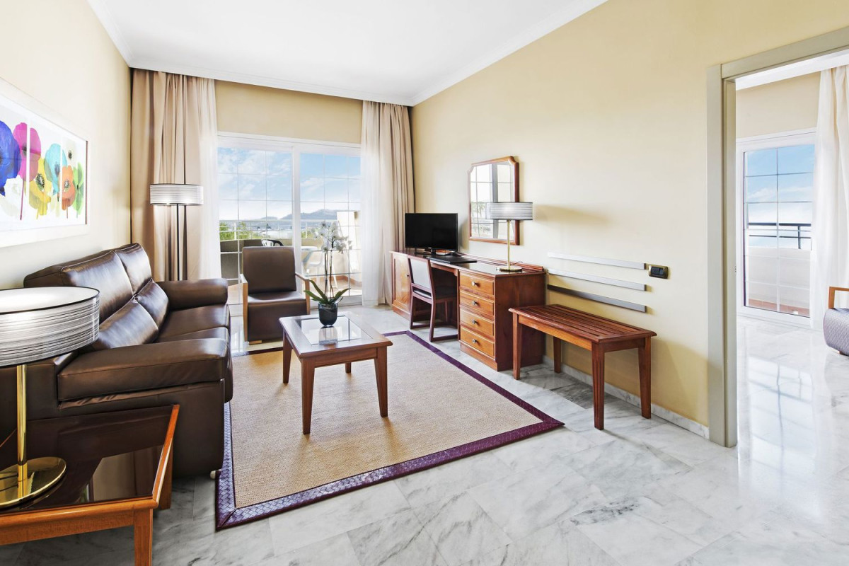 Elba Motril Beach & Business