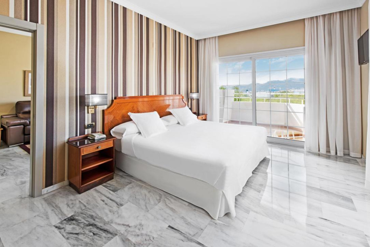 Elba Motril Beach & Business