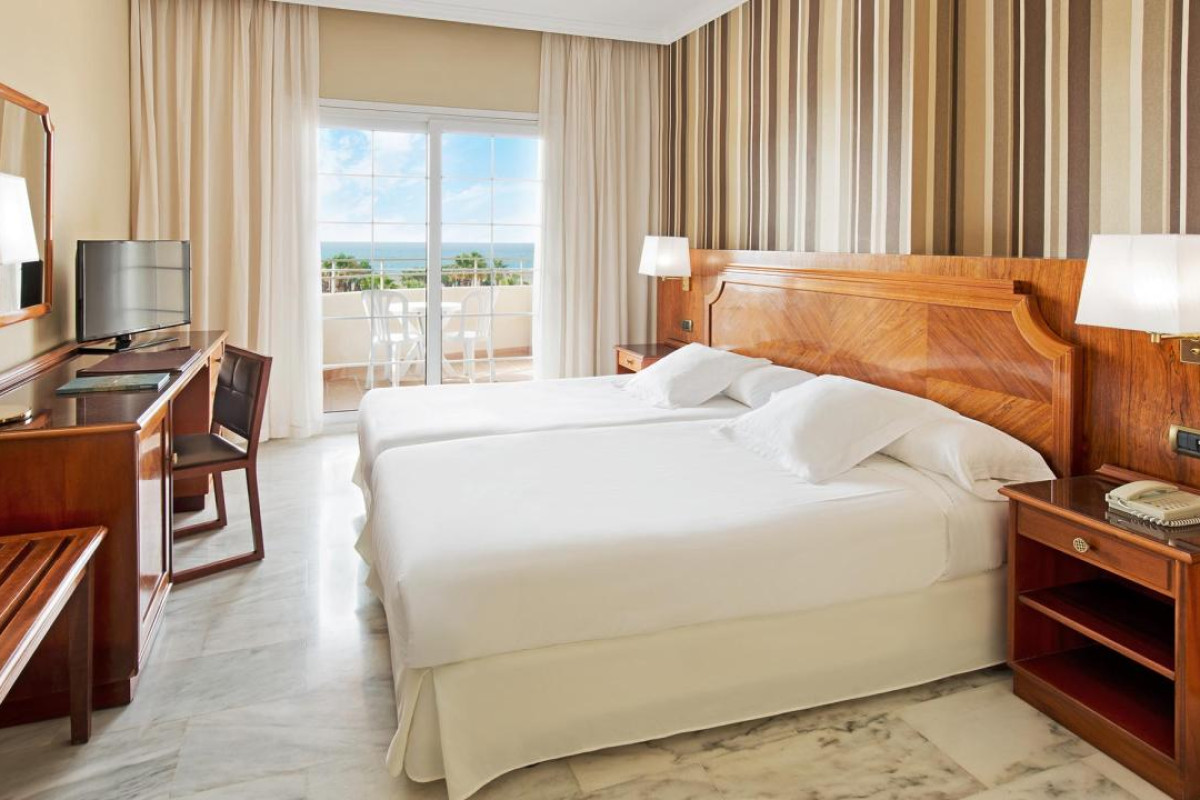 Elba Motril Beach & Business