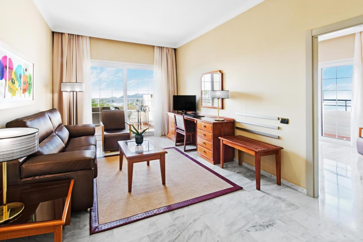 Elba Motril Beach & Business