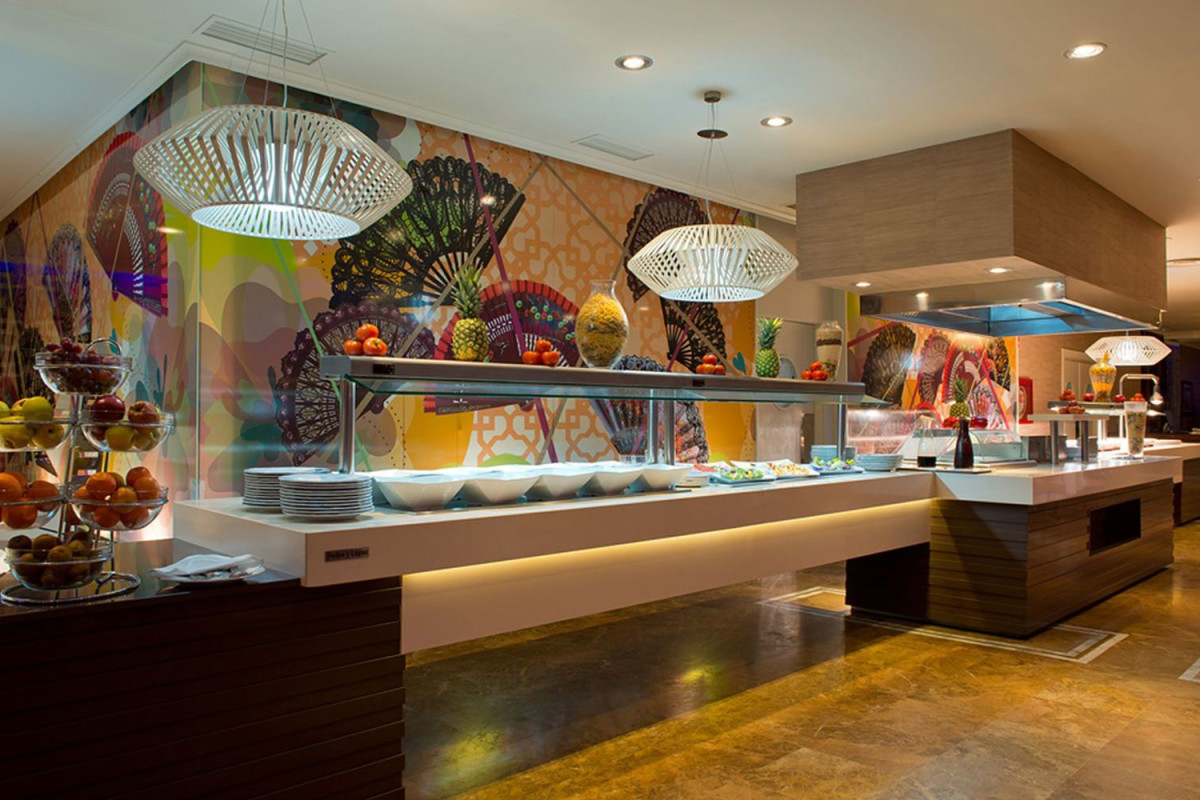 Elba Motril Beach & Business