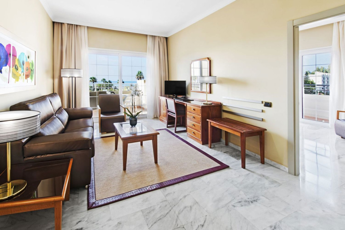 Elba Motril Beach & Business