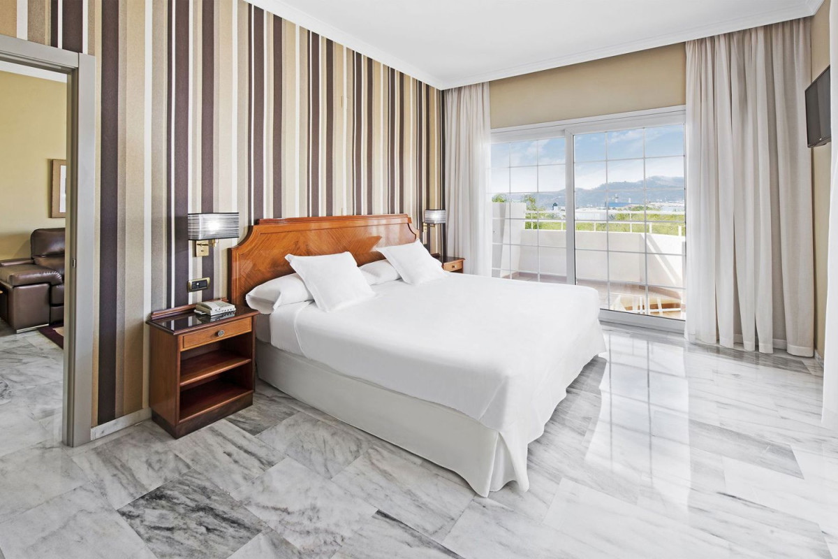 Elba Motril Beach & Business