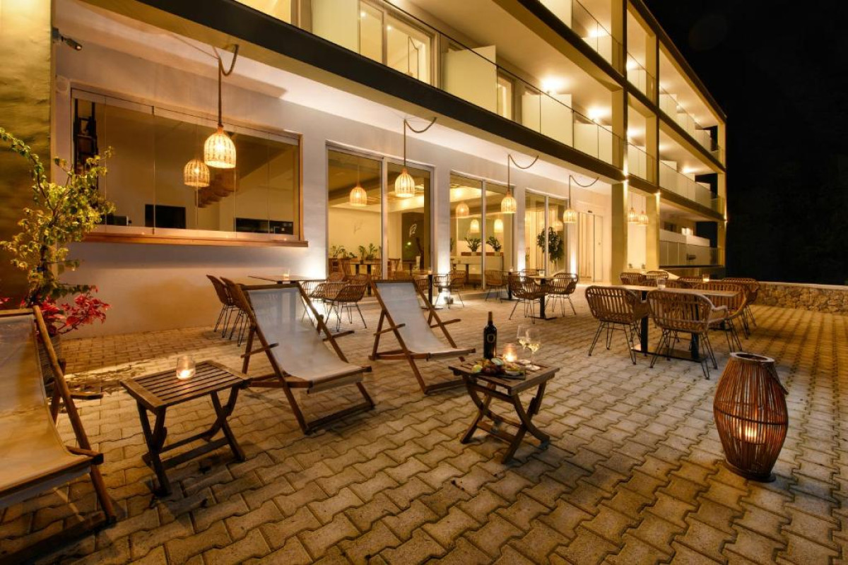 ELEALS BOUTIQUE HOTEL