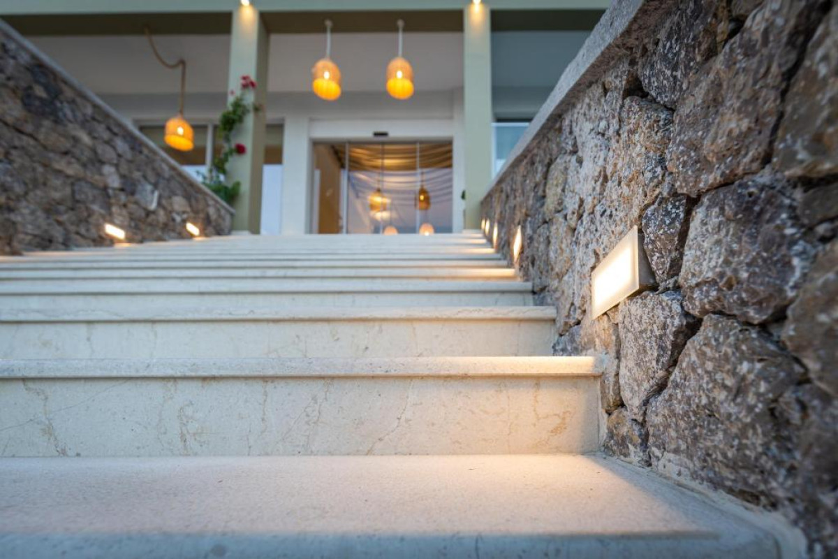 ELEALS BOUTIQUE HOTEL