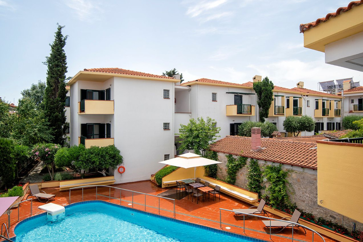 Elia Apartments