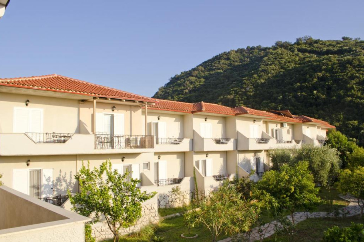 Elina Hotel