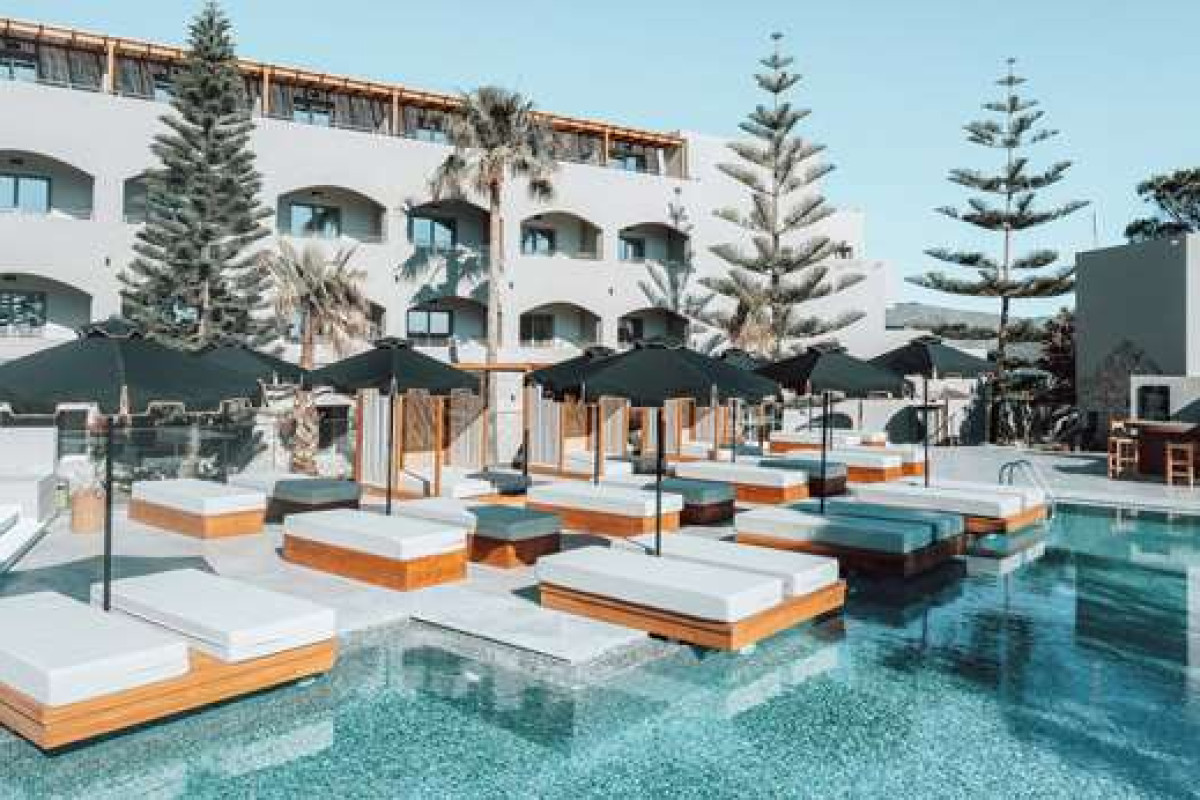 ELIROS MARE BEACHFRONT POEM