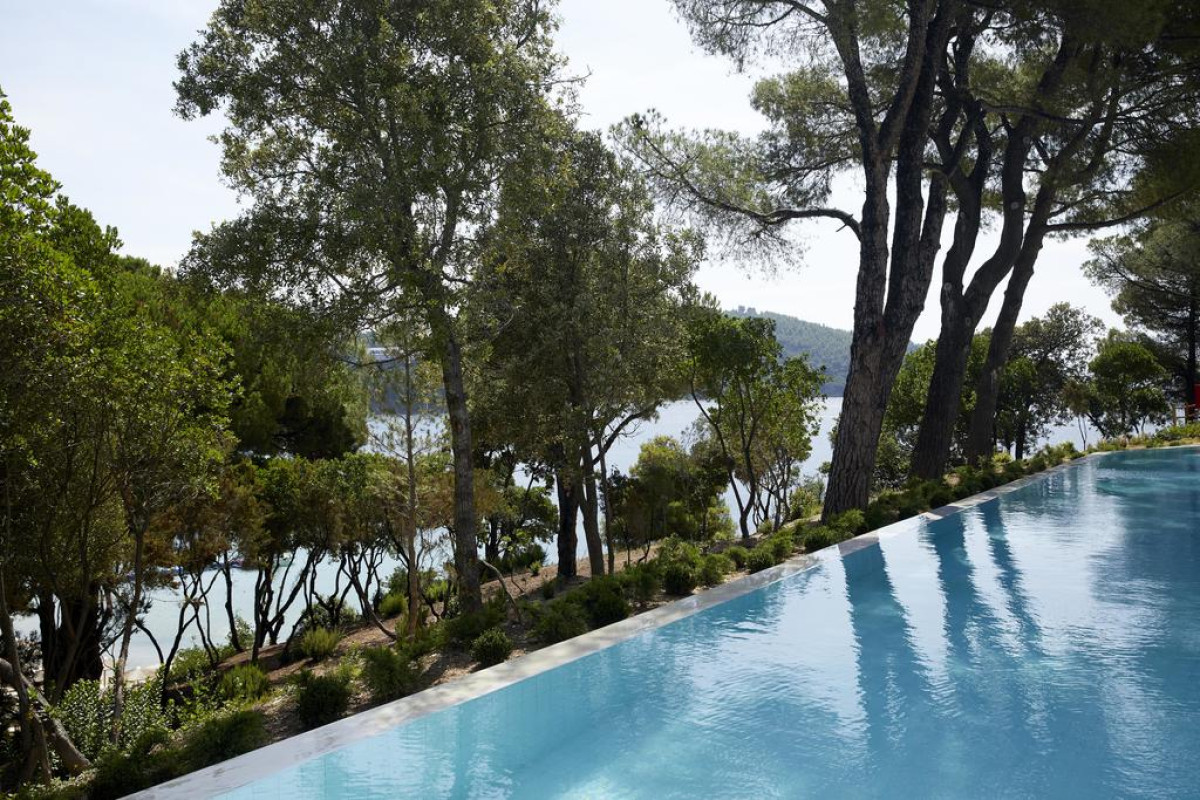 Elivi Skiathos (Koukounaries)