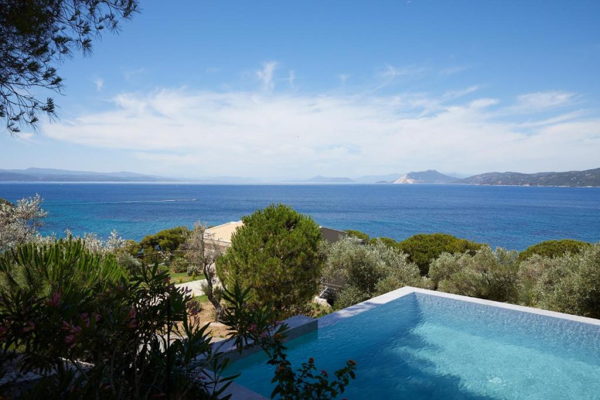 Elivi Skiathos (Koukounaries)