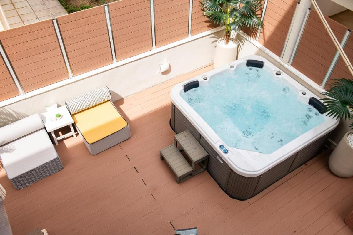ELLE Rooms & Suites