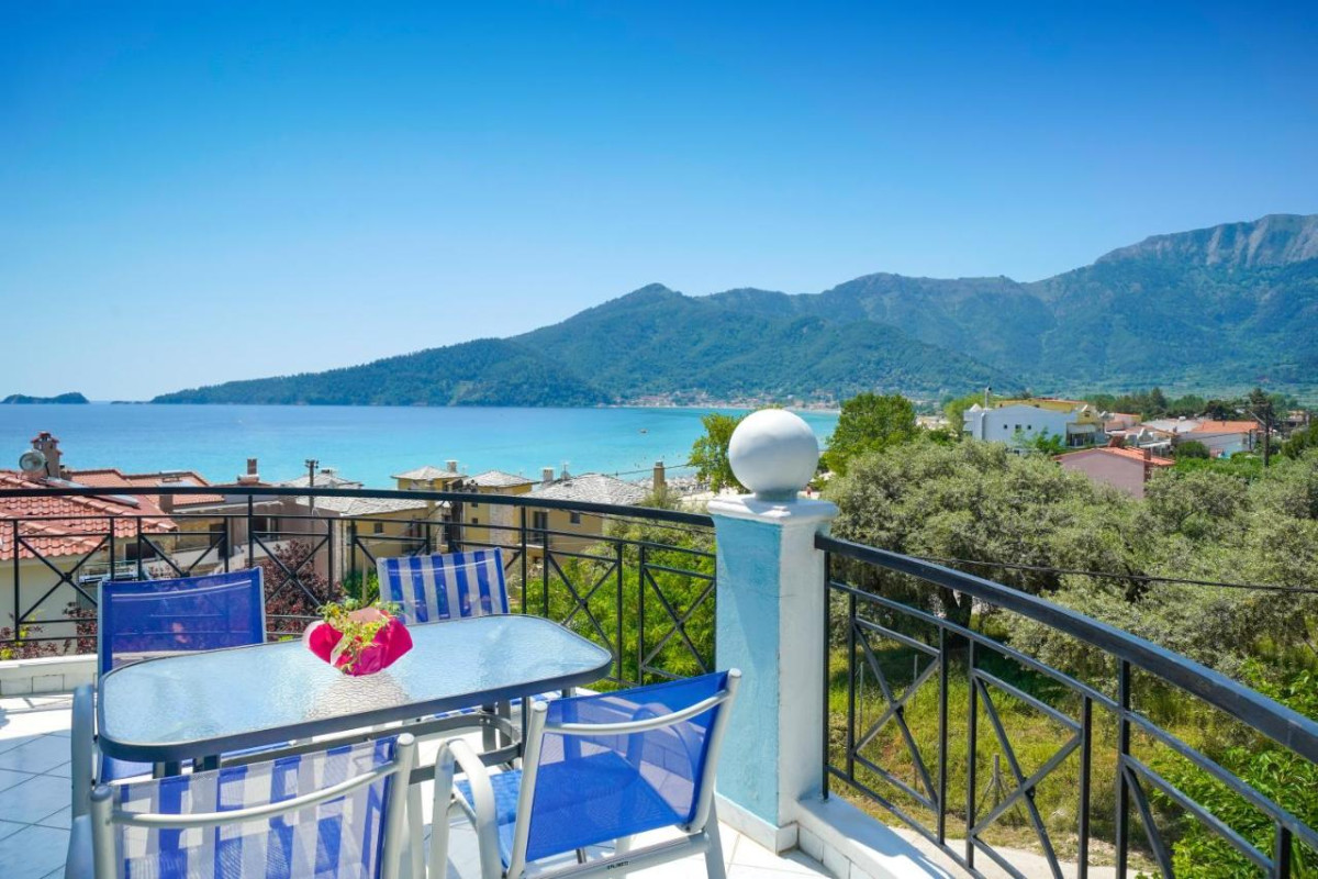 Ellinas Hotel