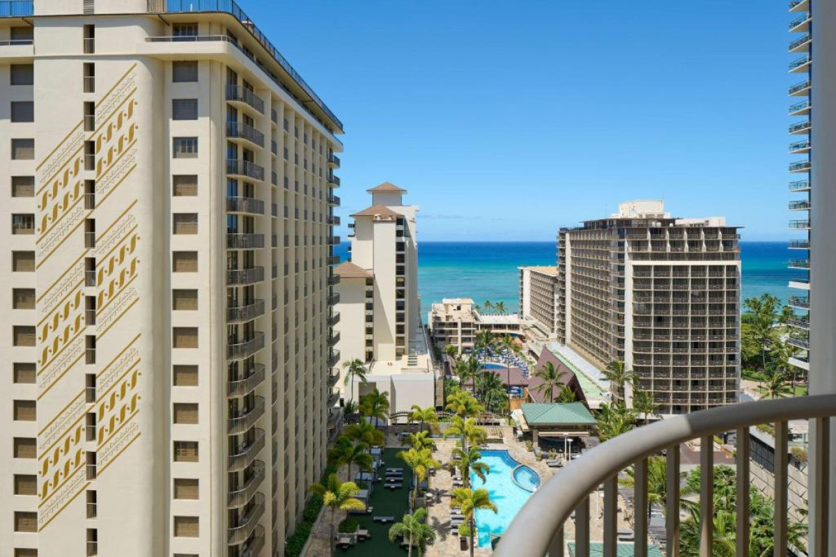 Embassy Suites by Hilton Waikiki Beach Walk