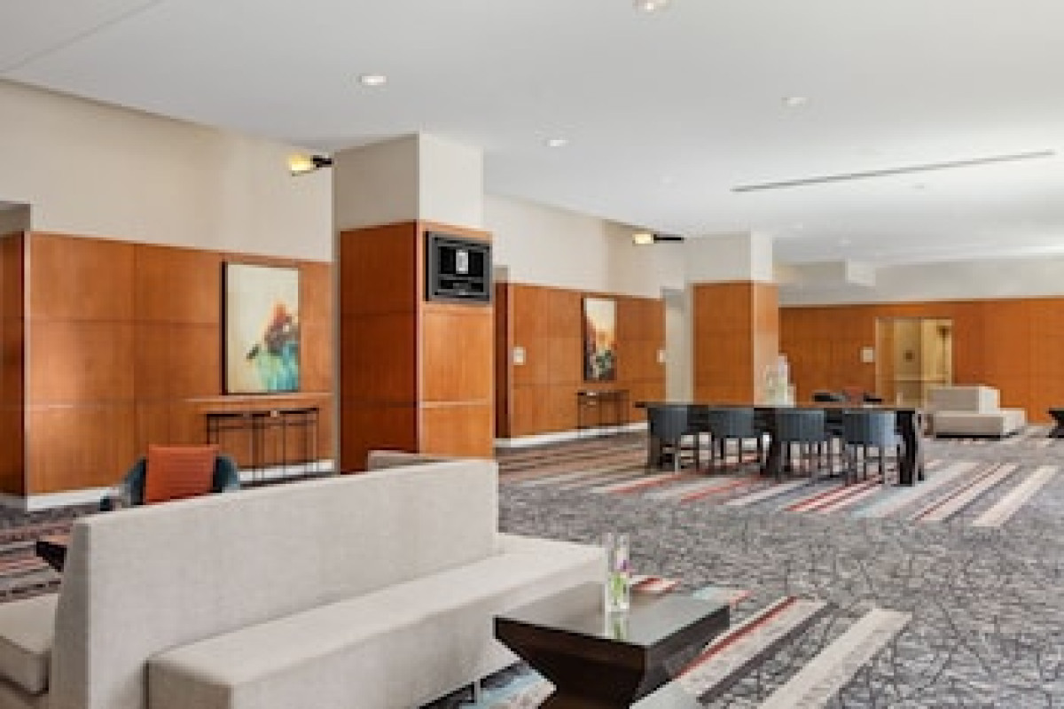 EMBASSY SUITES CHICAGO DOWNTOWN MAGNIFICENT MILE
